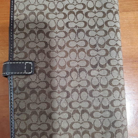 IUC Coach Address Book - Picture 6 of 8